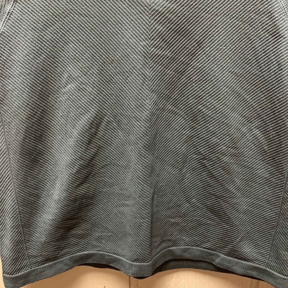 Work Out Top - Picture 5 of 11